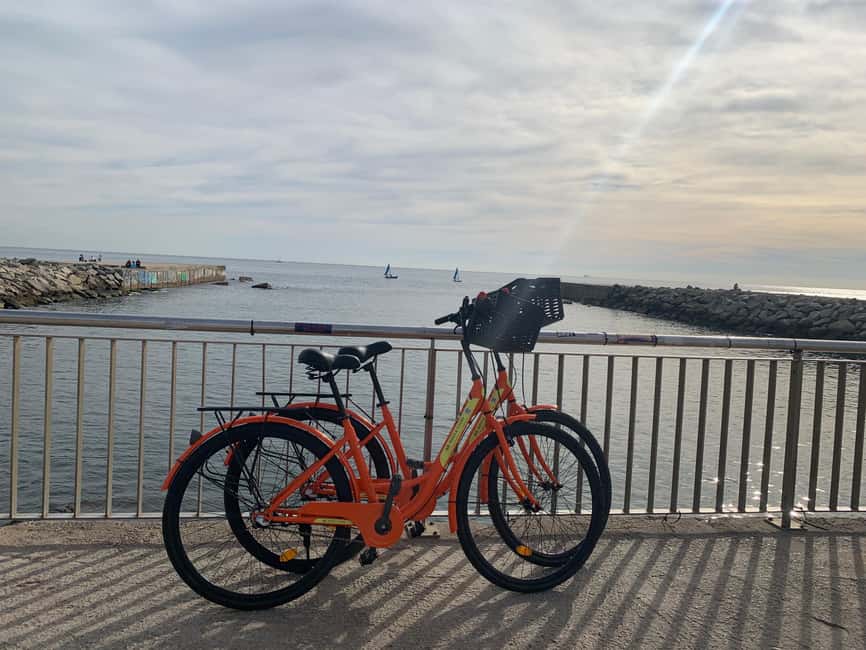 Barcelona Bike Tour: Iconic Sights & Hidden Spots - What the guide adds to the ride