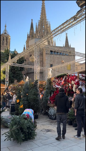 Barcelona: Christmas Lights and Markets Bike Tour - Passeig de Gràcia and Modernist façades