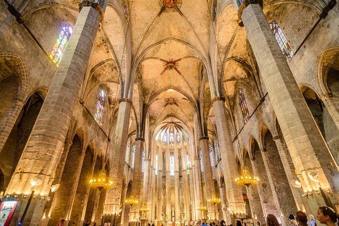 Barcelona e-Bike Tour: Gaudí & Old Town Small Group - Gaudí’s Barcelona Along Passeig de Gràcia