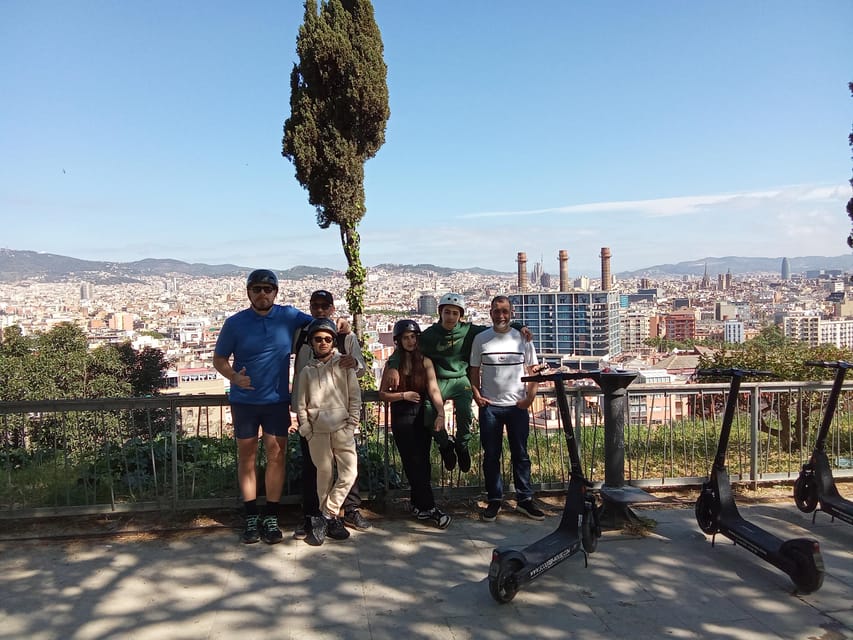 Barcelona: e-scooter and Bike tour - Starting at Plaça de la Mercè