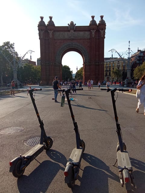 Barcelona: e-scooter and Bike tour - Montjuïc for the broad city view