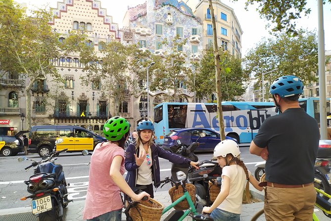 Barcelona Gaudi Guided Small Group E Bike Tour - Starting at Arc de Triomf and entering El Born