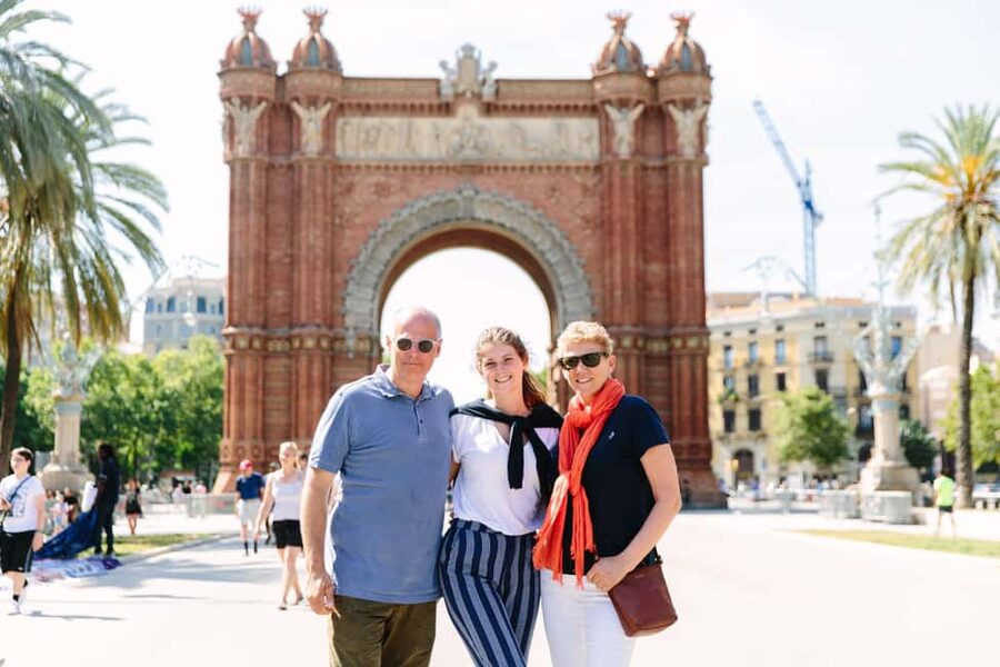 Barcelona: Guided Highlights Bike or eBike Tour (3 Hours) - Starting in Ciutat Vella and the Gothic Quarter