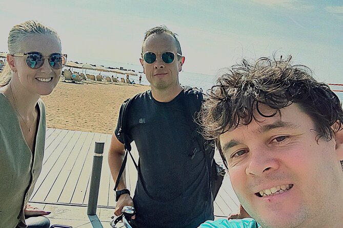 Barcelona Highlights Bike Tour - Key points at a glance