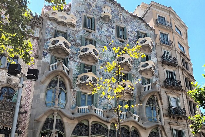 Barcelona Highlights Bike Tour - Arc de Triomf and Ciutadella Park