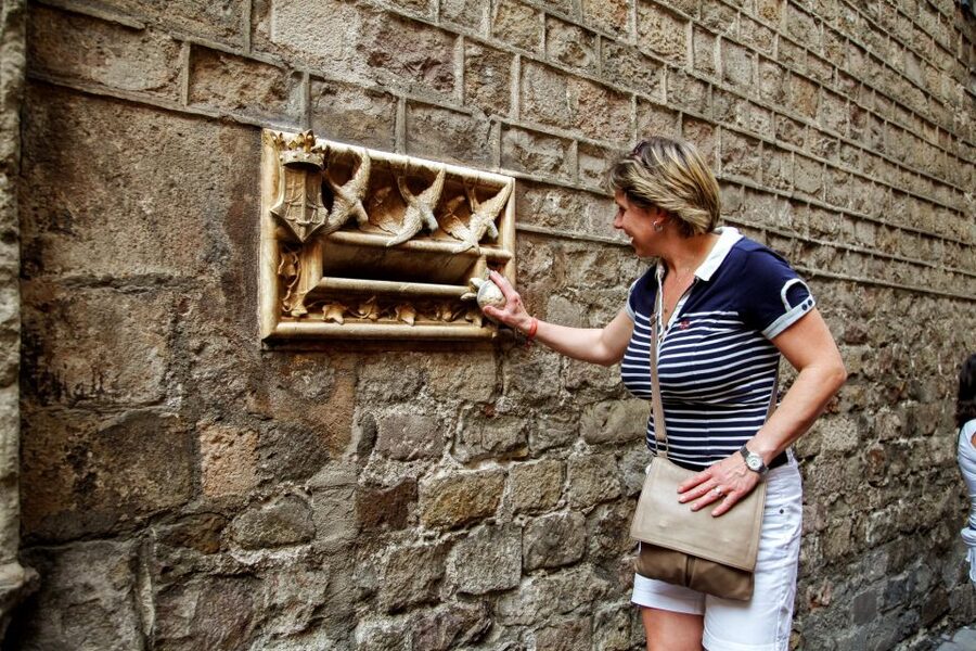 Barcelona Historical 3-Hour Bike Tour - Ciutadella Park and the Arc de Triomf