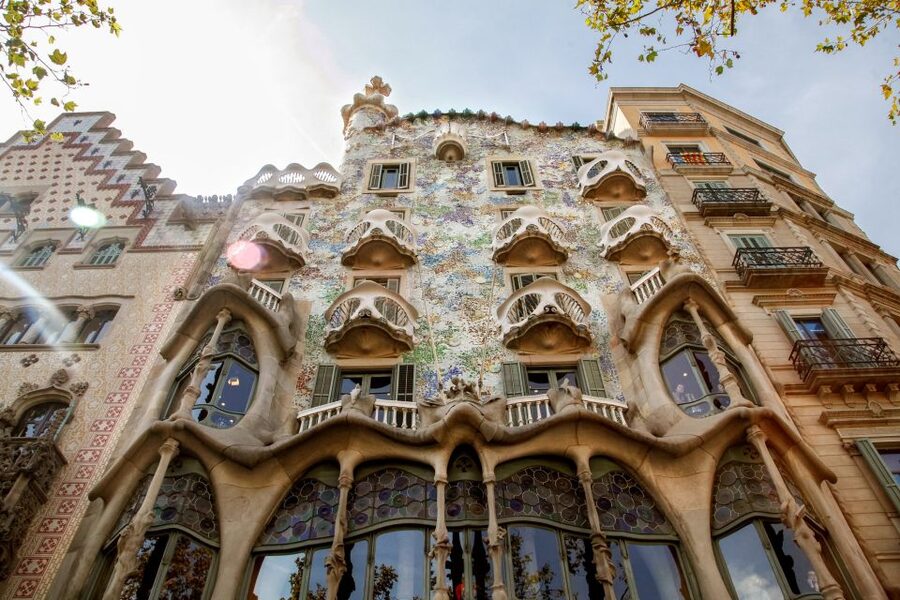 Barcelona Historical 3-Hour Bike Tour - Casa Mila, Casa Batllo, and Gaudi’s wilder side