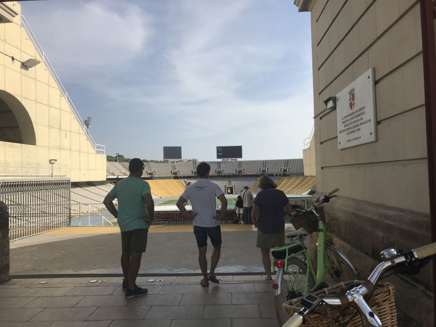 Barcelona: Montjuic Hill E-Bike Tour - The final return through central Barcelona