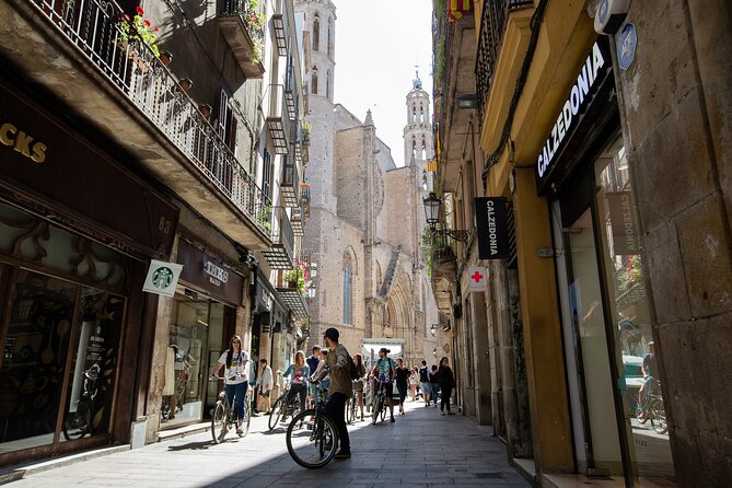 Barcelona Off The Beaten Track 4h Bike Tour - Santa Maria del Mar in El Born