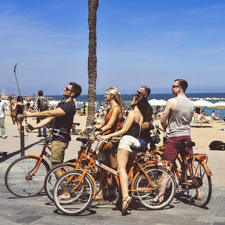 Barcelona Private Bike/eBike Tour & Sagrada Familia Tickets - What the guides add to the ride