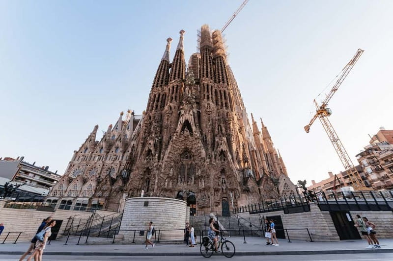 Barcelona: Sagrada Familia or City Tour by Bike or eBike - Casa Milà and Casa Batlló in the Eixample