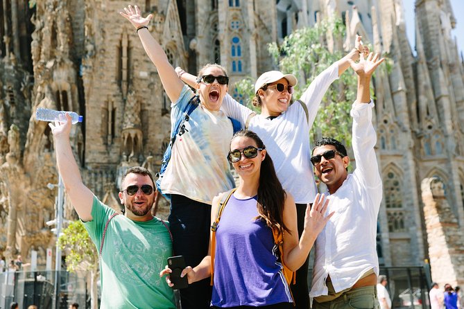 Barcelona: Wonders of Gaudi Bike Tour - Starting at Plaça Sant Jaume and entering the Raval
