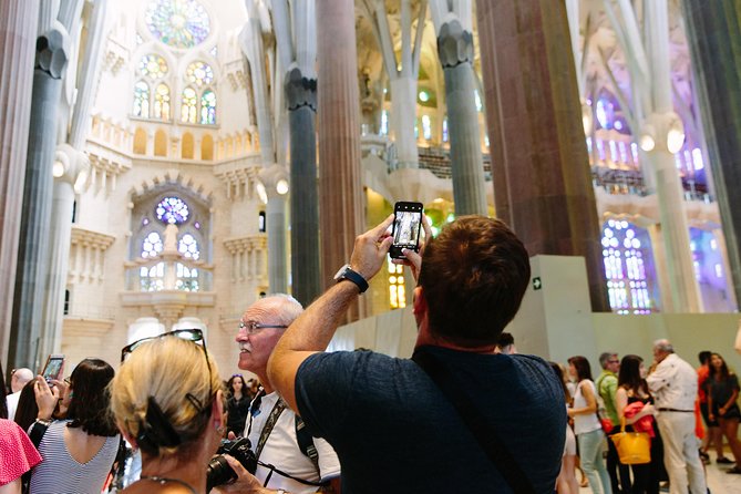 Barcelona: Wonders of Gaudi Bike Tour - Casa Fuster, Diagonal, and CaixaForum Macaya