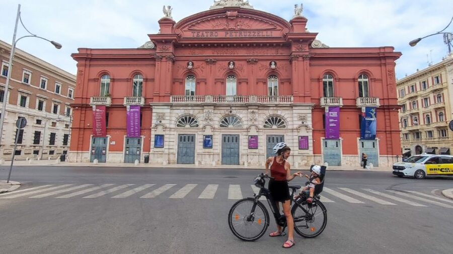 Bari: Guided e-bike tour of seafront & old town - The harbor and the day’s catch