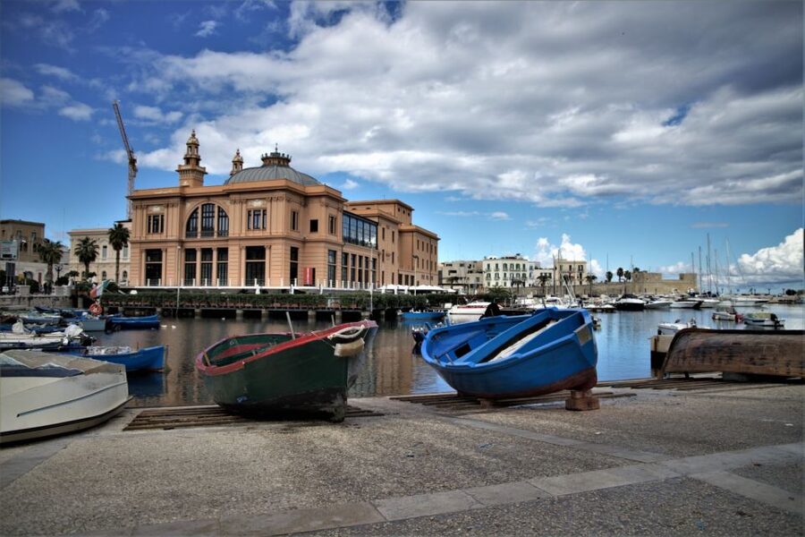 Bari: Guided e-bike tour of seafront & old town - What the cycling feels like