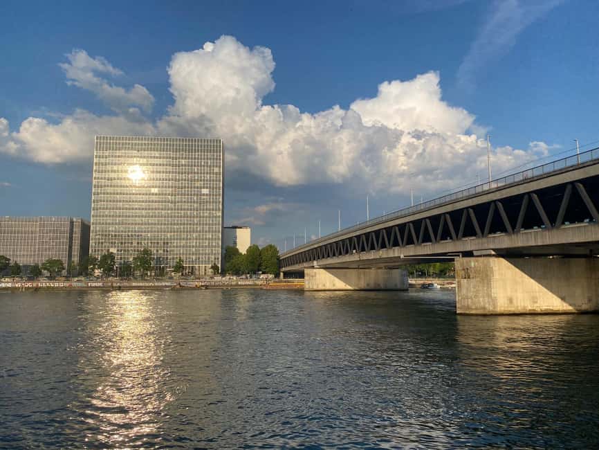 Basel: Fancy a bike tour through 3 countries in 60 minutes? - The Dreirosenbrücke provides the final view