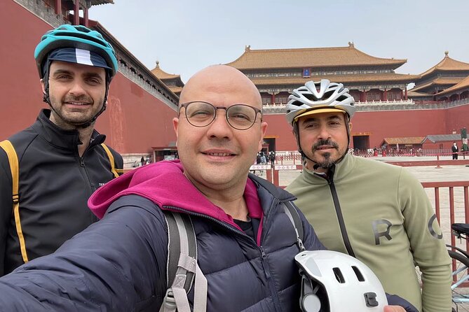Beijing Highlights-Private Beijing Bike Tour - Jingshan Park and the Forbidden City after dark