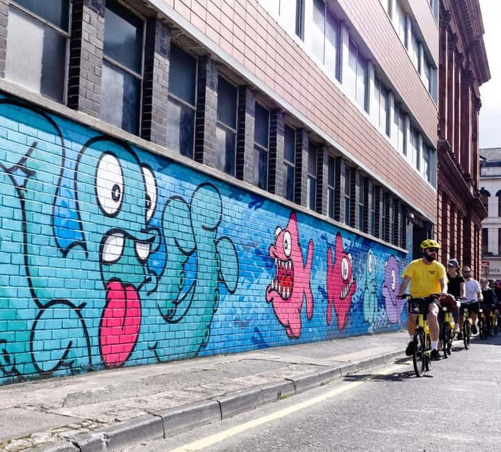 Belfast: City Highlights Bike Tour - St. George’s Market and Belfast’s everyday character