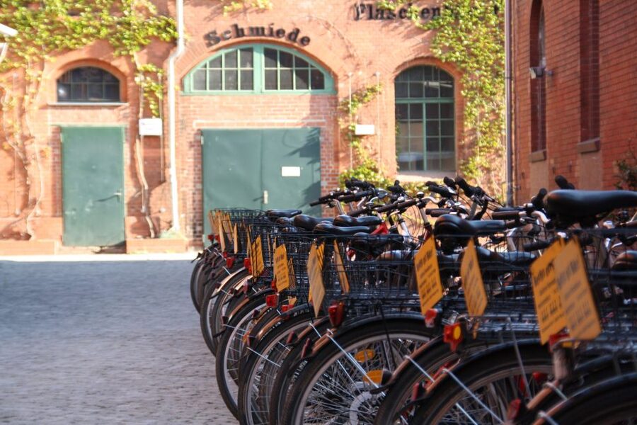 Berlin: 48-Hour or 72-Hour Bike Rental - Tempelhofer Park: Berlin’s giant open riding space