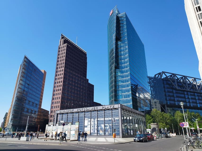 Berlin (E)Bike Tour Historical Highlights in Small groups - Reichstag, Potsdamer Platz, and the modern city
