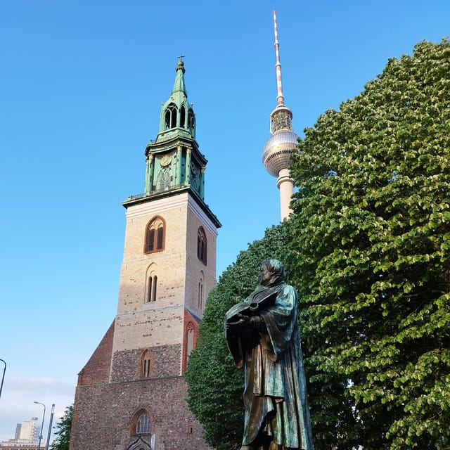 Berlin (E)Bike Tour Historical Highlights in Small groups - TV Tower and Museum Island: Berlin’s older center