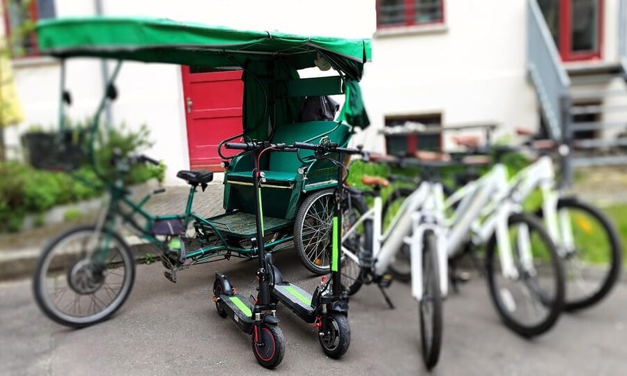 Berlin (E)Bike Tour Historical Highlights in Small groups - Rickshaw seating makes this a flexible family tour