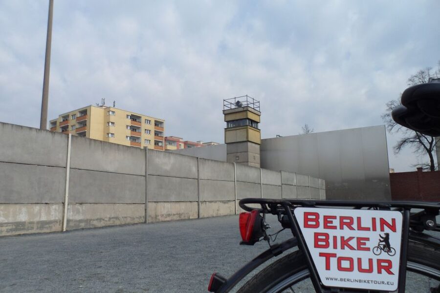Berlin: E-Bike Tour of the Berlin Wall and Mitte Highlights - The Holocaust Memorial and Berlin’s difficult memory