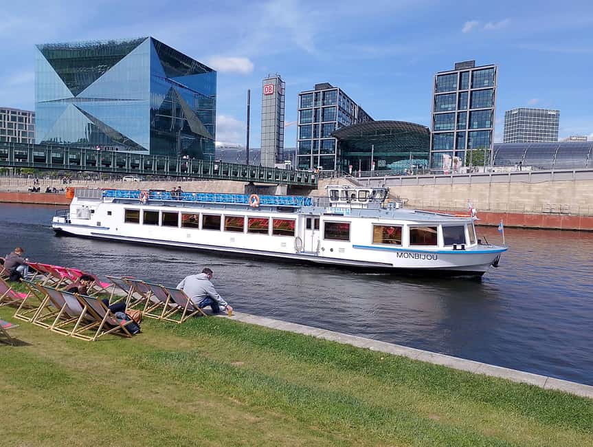Berlin: From East to West & Wall Tour by Bike with a Guide - Nikolaiviertel, Alte Münze, and the old center