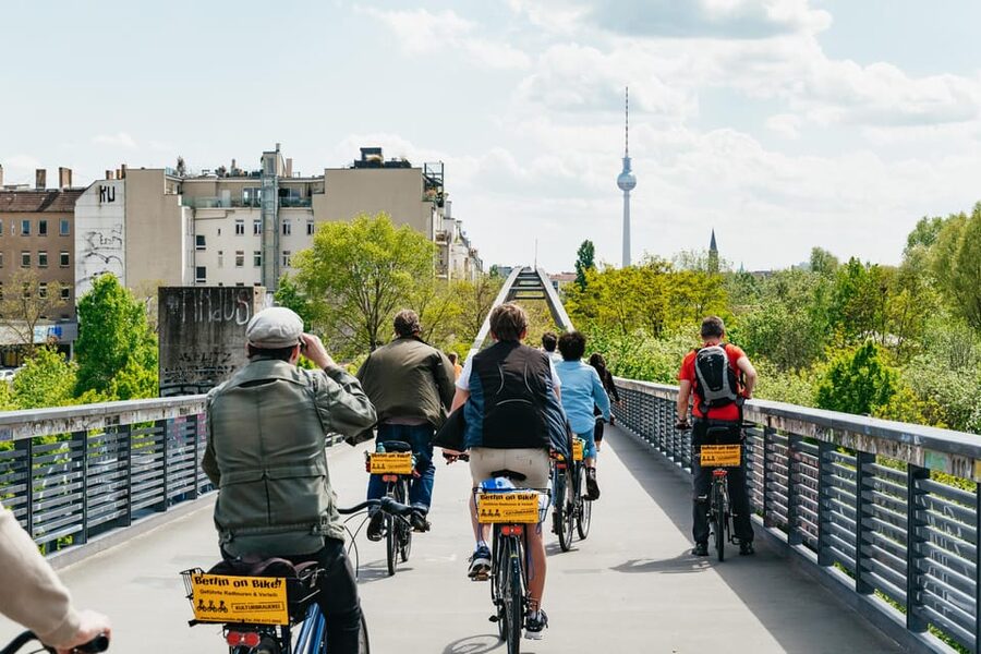 Berlin: Green City Guided Bike Tour - Leaving the City Behind on the Way to Gesundbrunnen