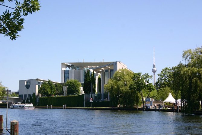 Berlin: Guided Bike Tour to Explore the Highlights - Museum Island, Schinkelplatz, and the River Spree