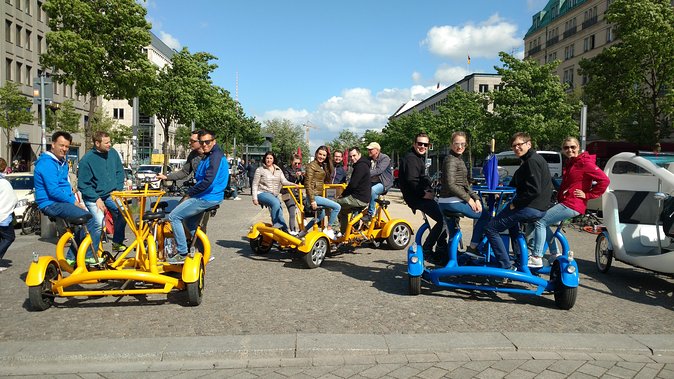 Berlin : Guided Private Sightseeing Tours with Funbikes, Teambikes - Neue Wache, Altes Museum, and the Tiergarten