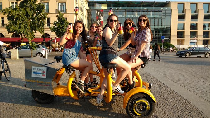 Berlin : Guided Private Sightseeing Tours with Funbikes, Teambikes - Starting at Pariser Platz and the Brandenburg Gate