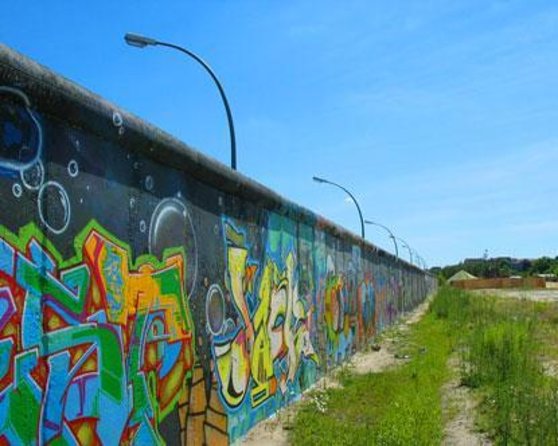 Berlin Highlights: 3-Hour Bike Tour - The Reichstag and Berlin’s Road to Dictatorship
