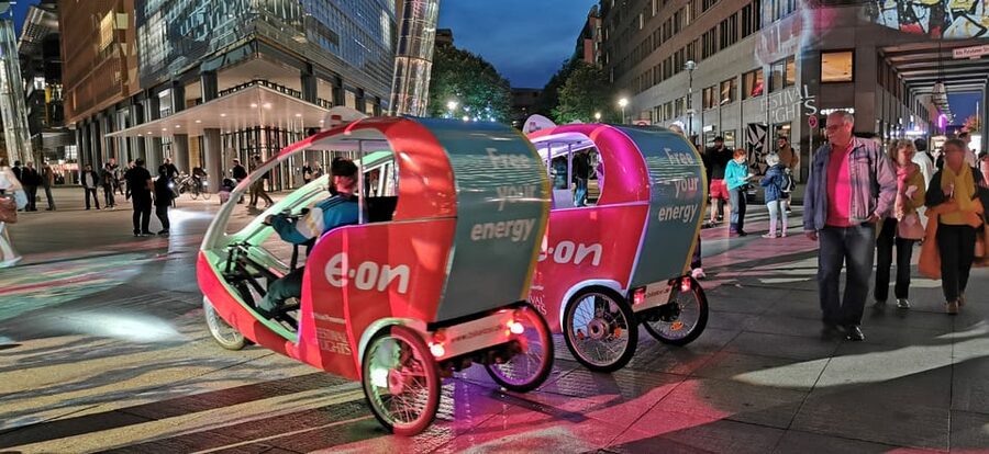 Berlin: Illuminated Berlin by Bike Taxi - Lustgarten and the TV Tower