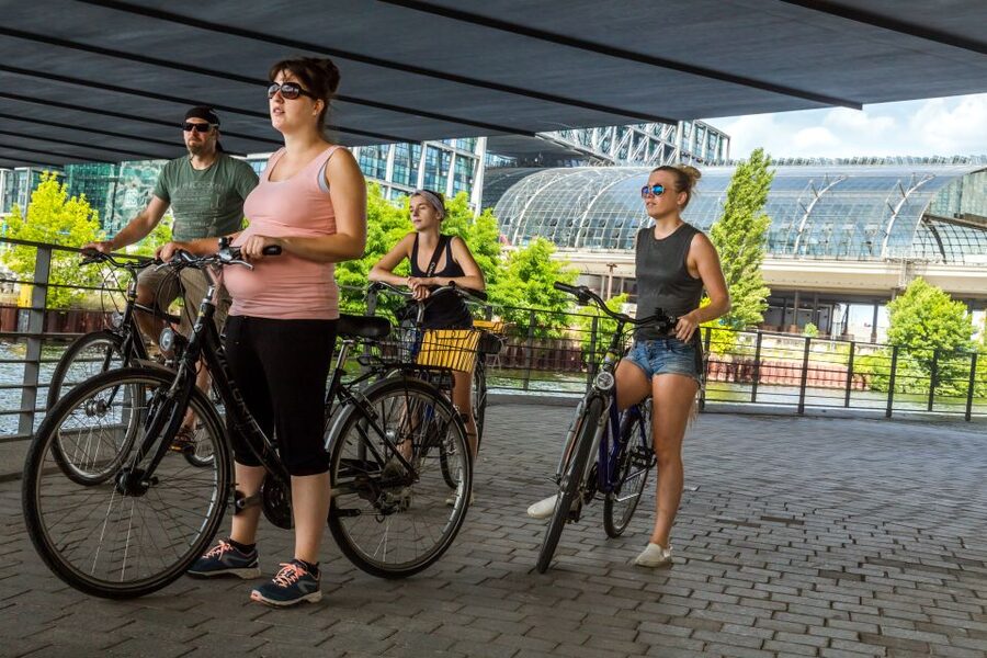 Berlin: Sights and Highlights Bike Tour with a Local Guide - Museum Island and Gendarmenmarkt