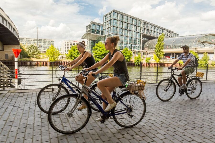 Berlin: Sights and Highlights Bike Tour with a Local Guide - The guides make or break the experience