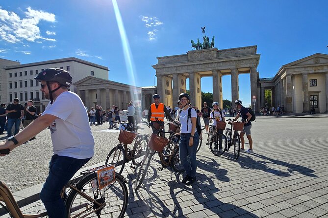 Berlin : The best bike tour with a Berlin guide and insider tips - Key points at a glance