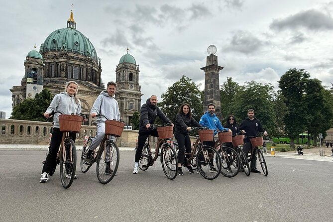 Berlin : The best bike tour with a Berlin guide and insider tips - What this Berlin bike tour does well