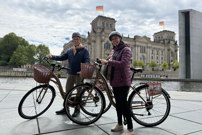 Berlin : The best bike tour with a Berlin guide and insider tips - Bellevue Palace and the modern government district