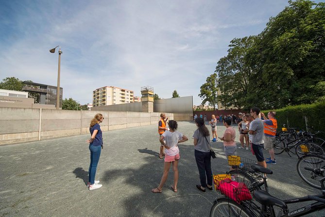 Berlin Wall and Cold War Bike Tour in Small Groups - Brandenburg Gate: a famous beginning
