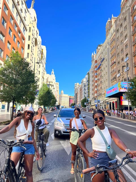 Best of Madrid: 3-Hour Guided Bike Tour in Small Groups - Retiro Park: the calmest part of the ride