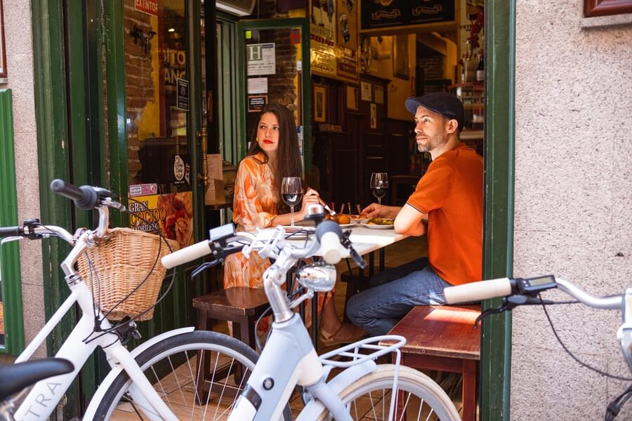 BiciTapeo : Tapas and Highlights Guided Vintage Bike Tour - Puerta del Sol and the center of Madrid