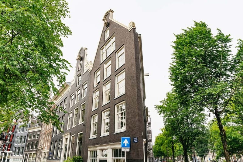 Big Bike tour Amsterdam - See all in 3 unforgettable hours - Crossing the Magere Brug over the Amstel