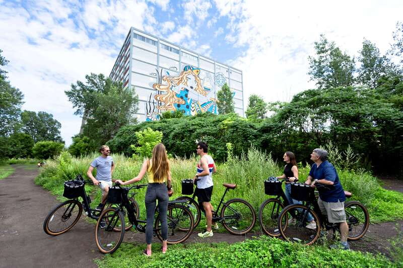Bike/E-bike tour Plateau,MileEnd, Jean-Talon Market by Fitz - Outremont and Little Italy