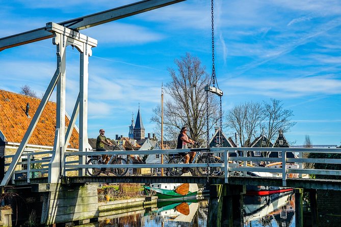 Bike rental Volendam - Explore the Countryside of Amsterdam - Marken and the 10-kilometer dike