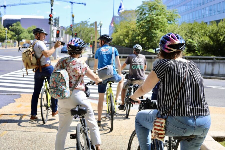 Bike Tour: Capitol Hill, Lincoln Memorial, National Mall - Blair House and the route toward the Mall