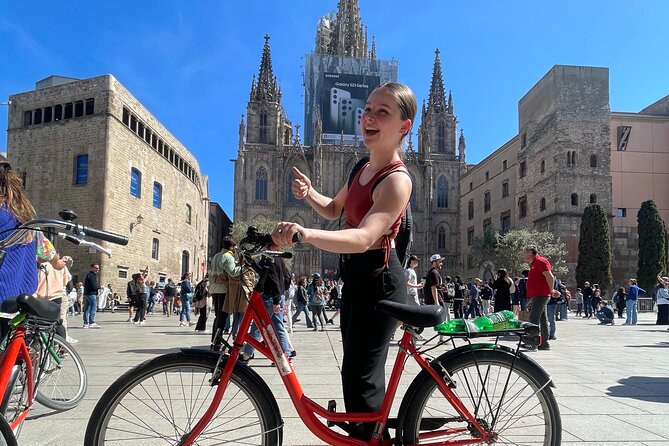 Bike Tour in Barcelona: History, Architecture and Culture - What this three-hour ride tries to show you