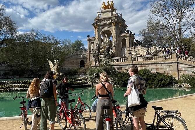 Bike Tour in Barcelona: History, Architecture and Culture - A proper pause at Parc de la Ciutadella