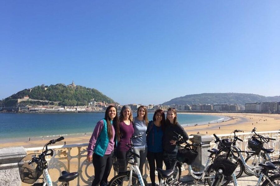Bike Tour in San Sebastian - La Concha and the city’s grand turn-of-the-century style
