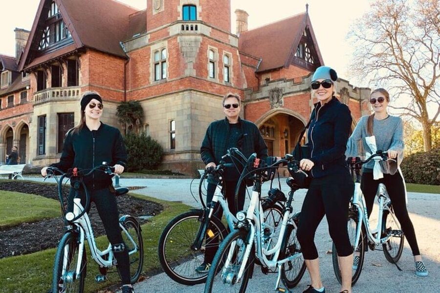 Bike Tour in San Sebastian - What the guide adds to the ride